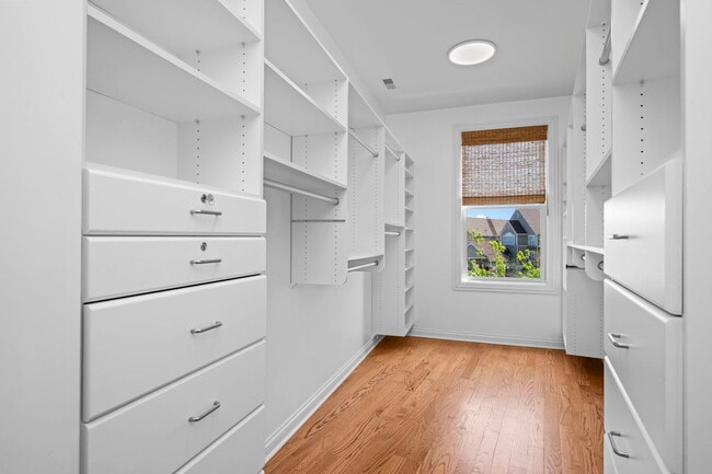 Building Photo - 1813 Admiral Ct