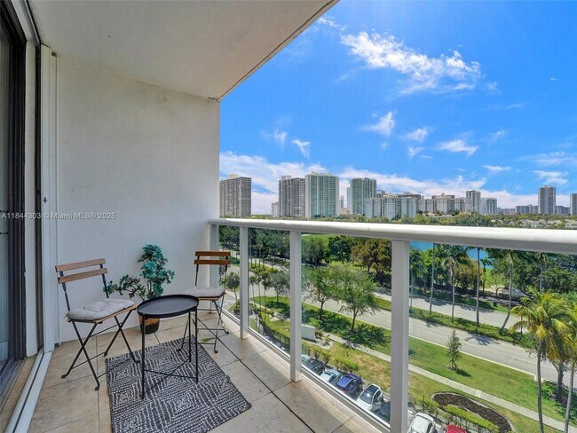 Building Photo - 3625 N Country Club Dr