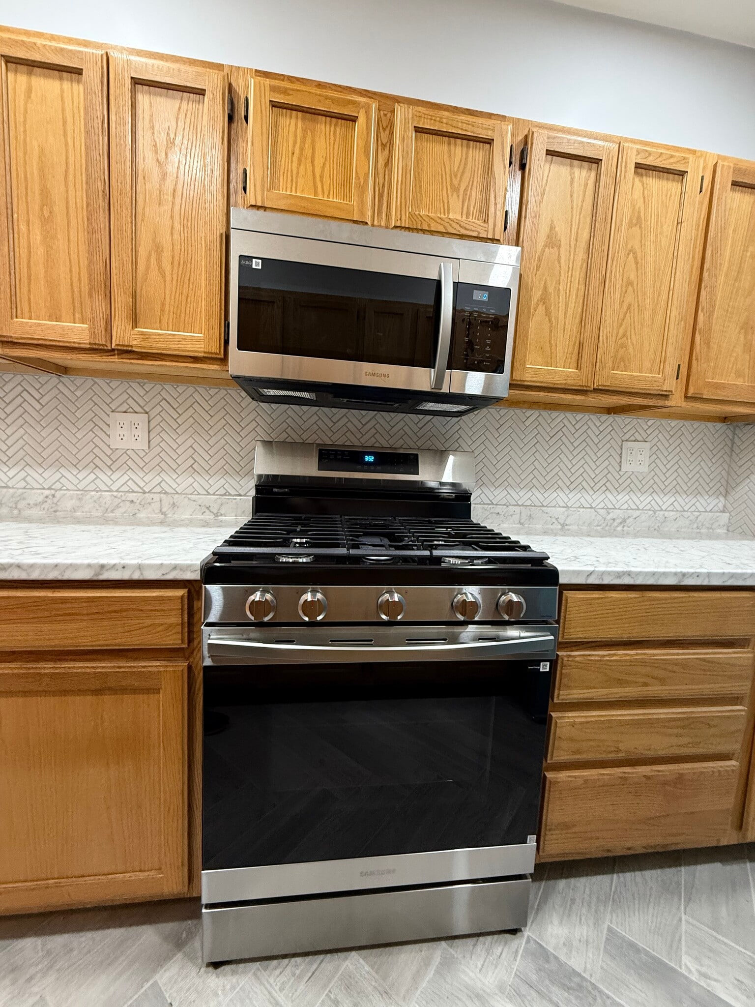 Building Photo - 982 Dumont Ave