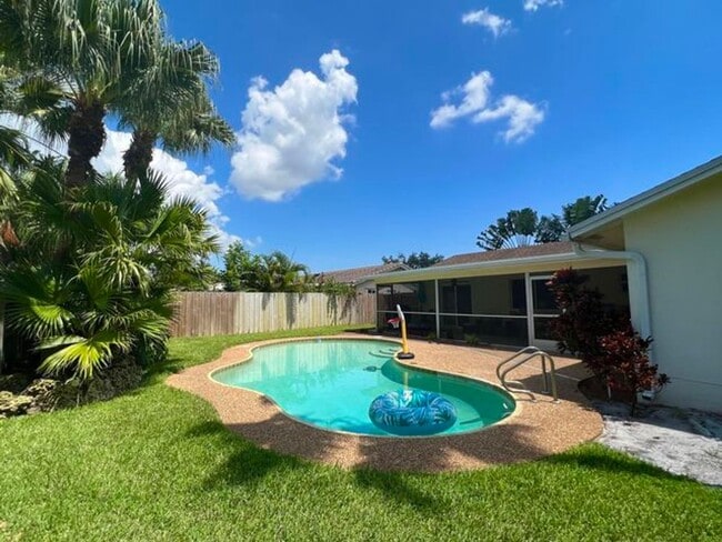 Building Photo - 3421 NW 25th Terrace