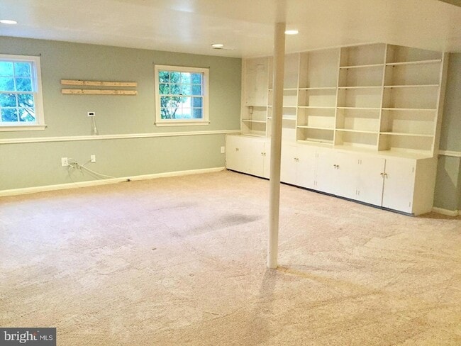 Building Photo - 7510 Cayuga Ave