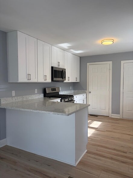 Building Photo - 509 Ford Cir