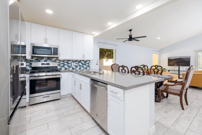 Building Photo - 79602 Ave 42