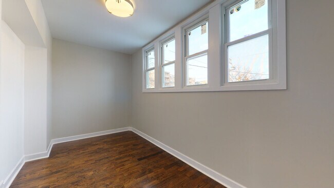 Building Photo - 2038 W Estes Ave