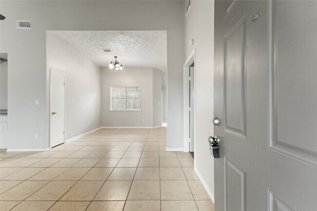 Building Photo - 10746 Staghill Dr