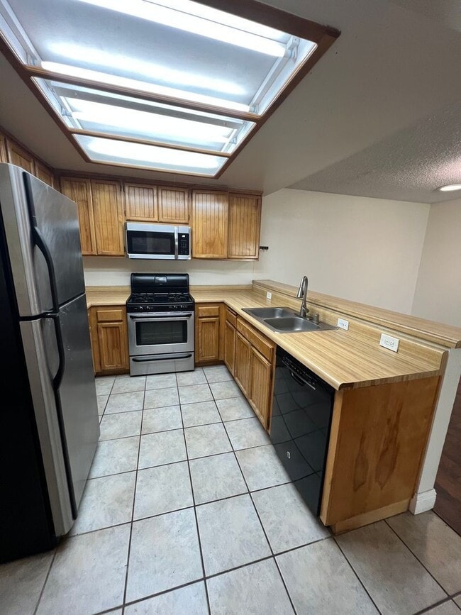 Building Photo - 406 Coronado Dr
