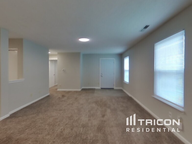 Building Photo - 10664 Glenayr Dr