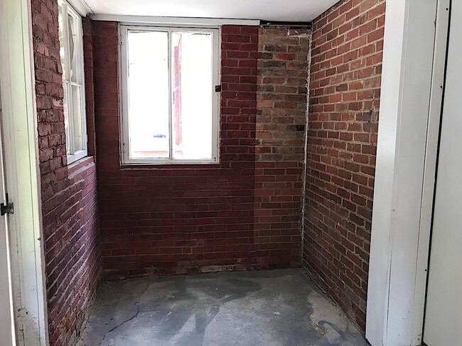 Mudroom - 183 N Fairview St