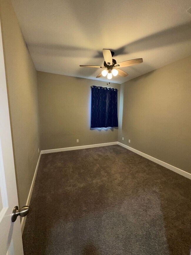 Building Photo - A Great House to Call Home!