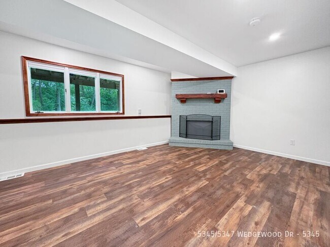 Building Photo - 5345/5347 Wedgewood Dr-5345