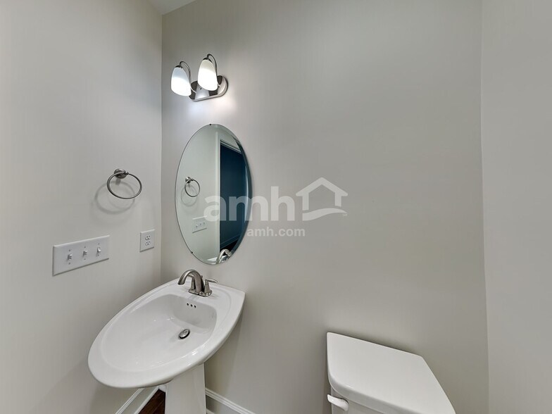 Building Photo - 4805 Horatio Ct
