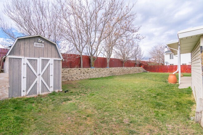 Building Photo - Charming 3-Bedroom Home with Spacious Fenced Yard in Prime Location