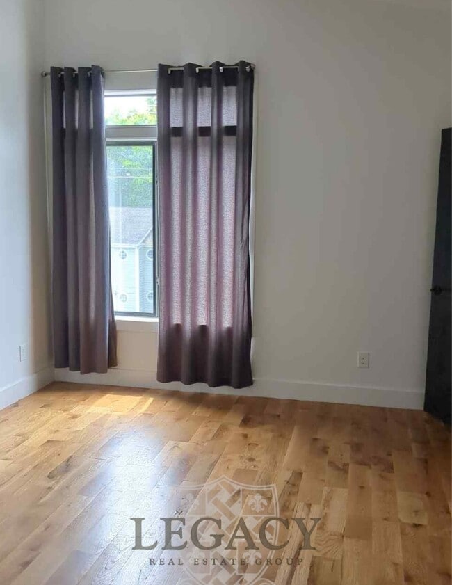 Building Photo - 1710 Nassau St