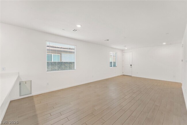 Building Photo - 9398 Noble Fir Rdg Ave