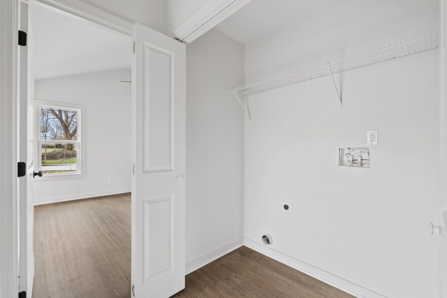 Building Photo - 4621 Julian St