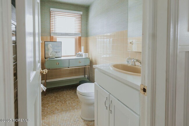 Building Photo - 35 12th Ave