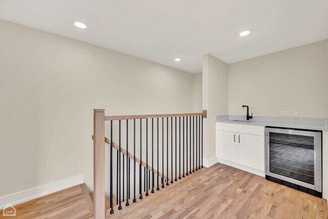 Building Photo - 4603 S St Lawrence Ave