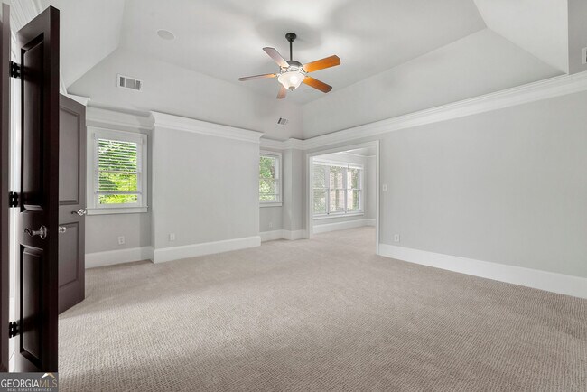 Building Photo - 2041 Mendenhall Cir