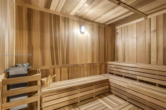 Building Photo - 225 N Miami Ave