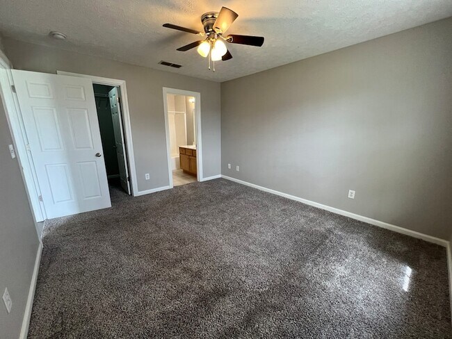 Building Photo - 1417 Journey Dr
