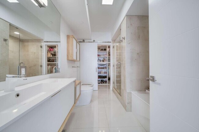 Building Photo - 6365 Collins Ave