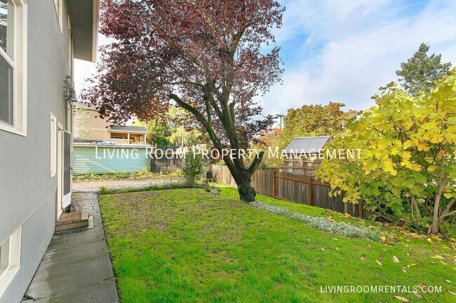 Building Photo - 1843 N Schofield St