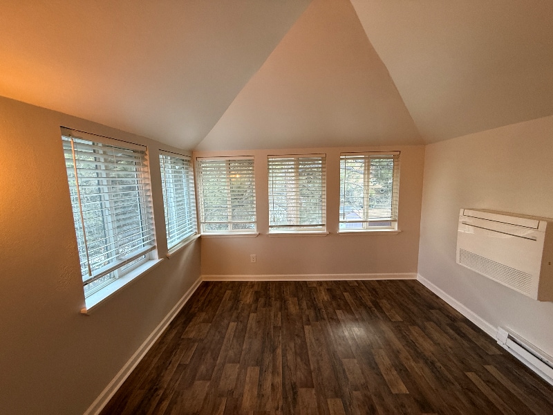 Building Photo - 8255 Oak St