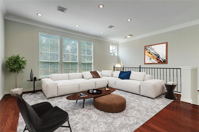 Building Photo - 3323 Clearview Cir