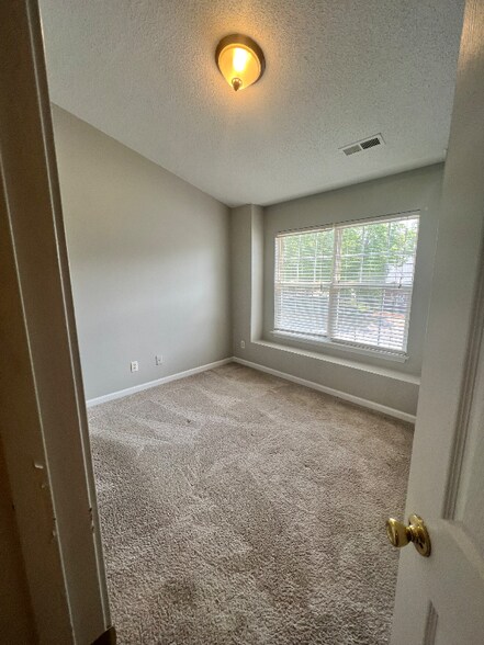 Building Photo - 293 Malamute Ln