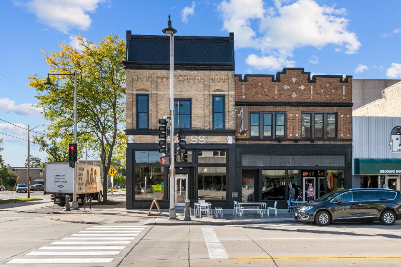 Building Photo - 231 E College Ave