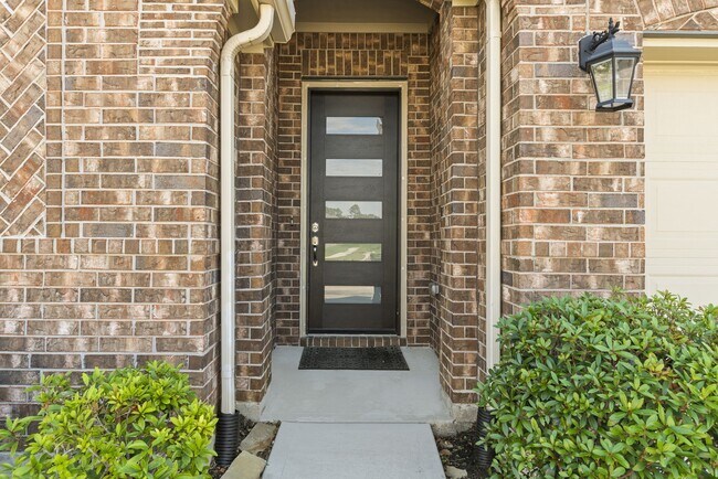 Building Photo - 25402 Kidwiler Dr