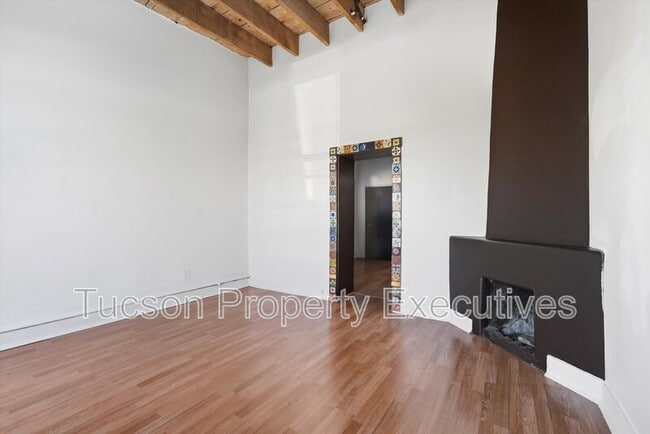 Building Photo - 837 S 8th Ave