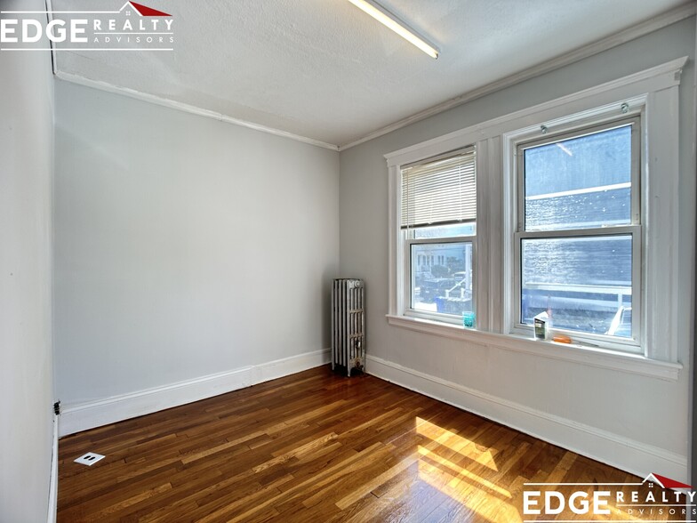 Building Photo - 86 Beechcroft St