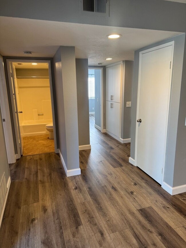 Building Photo - 25941 Montemar