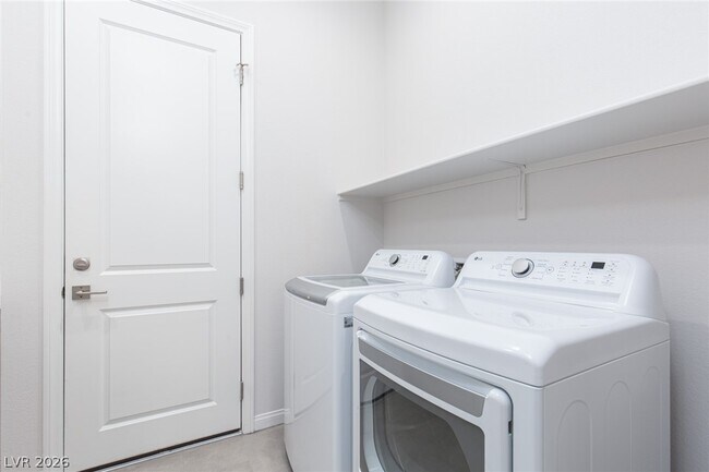 Building Photo - 2267 High Perch St