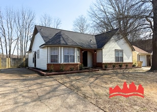 Building Photo - 5950 Beauvoir Dr