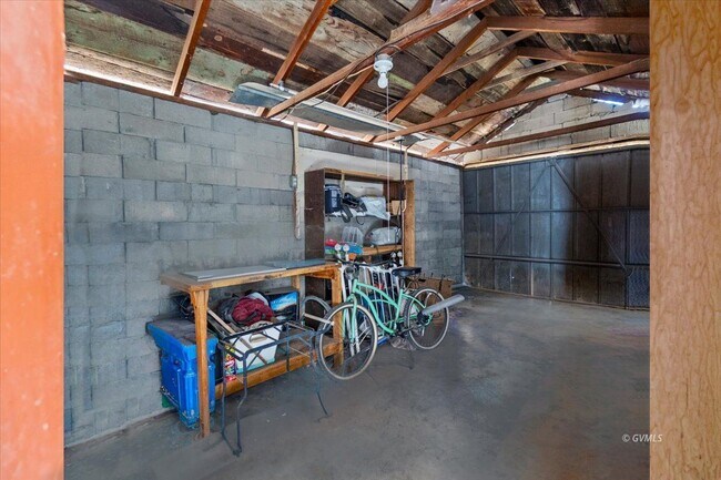 Building Photo - 320 W 11th St