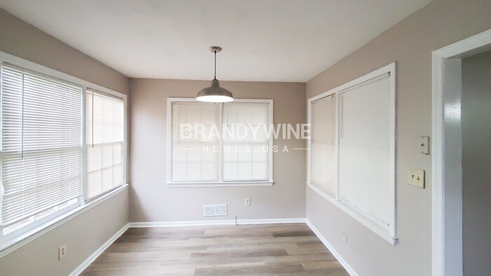 Building Photo - 6695 Keswick Dr