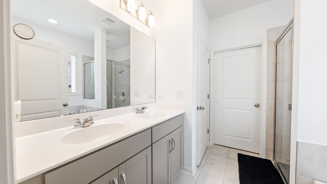 Building Photo - 613 Lancewood Ct