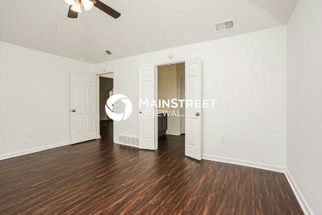 Building Photo - 3 Bedroom Pet-Friendly Home in MEMPHIS, TN with Main Street Renewal