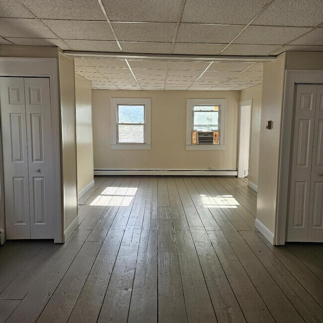 Building Photo - 29 Delano St