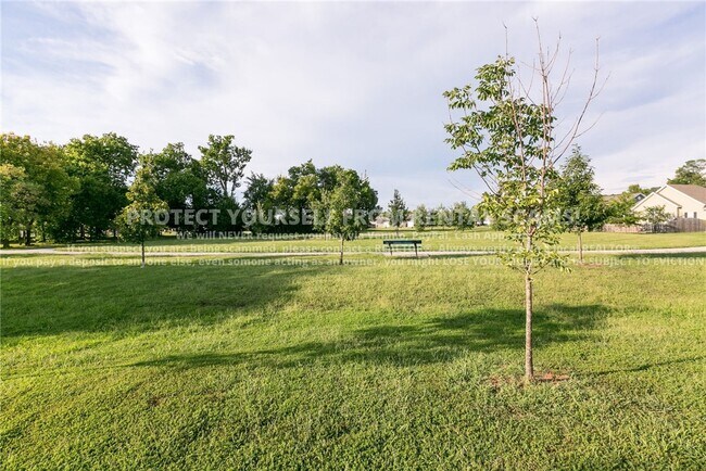 Building Photo - 4400 W Serviceberry Dr