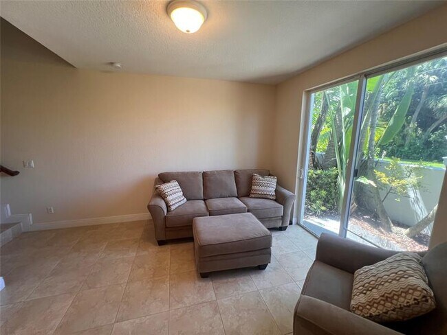 Building Photo - 3014 Waterside Cir