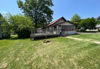 Building Photo - Great Location - $2000 Down / $880 Month