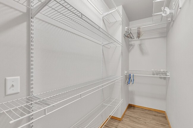 Building Photo - $1,150/month |Fully Remodeled Ground Floor...