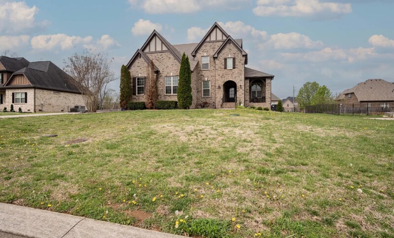 Primary Photo - 615 Jim Cedar Dr