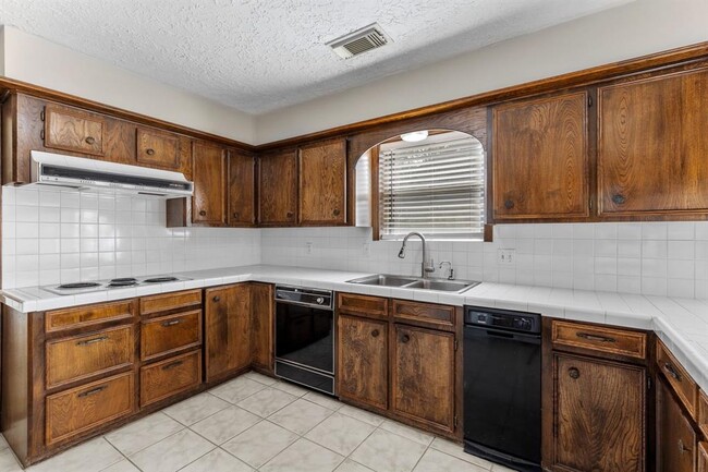 Building Photo - 4010 Paraguay Cir