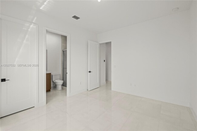 Building Photo - 12865 Wingspan Ct