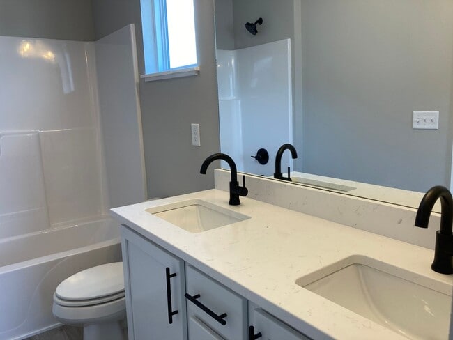 Building Photo - 4 Bed / 2.5 Bath Home in Grimes! Move-In Special: Get 1 month FREE with an 18-Month Lease!