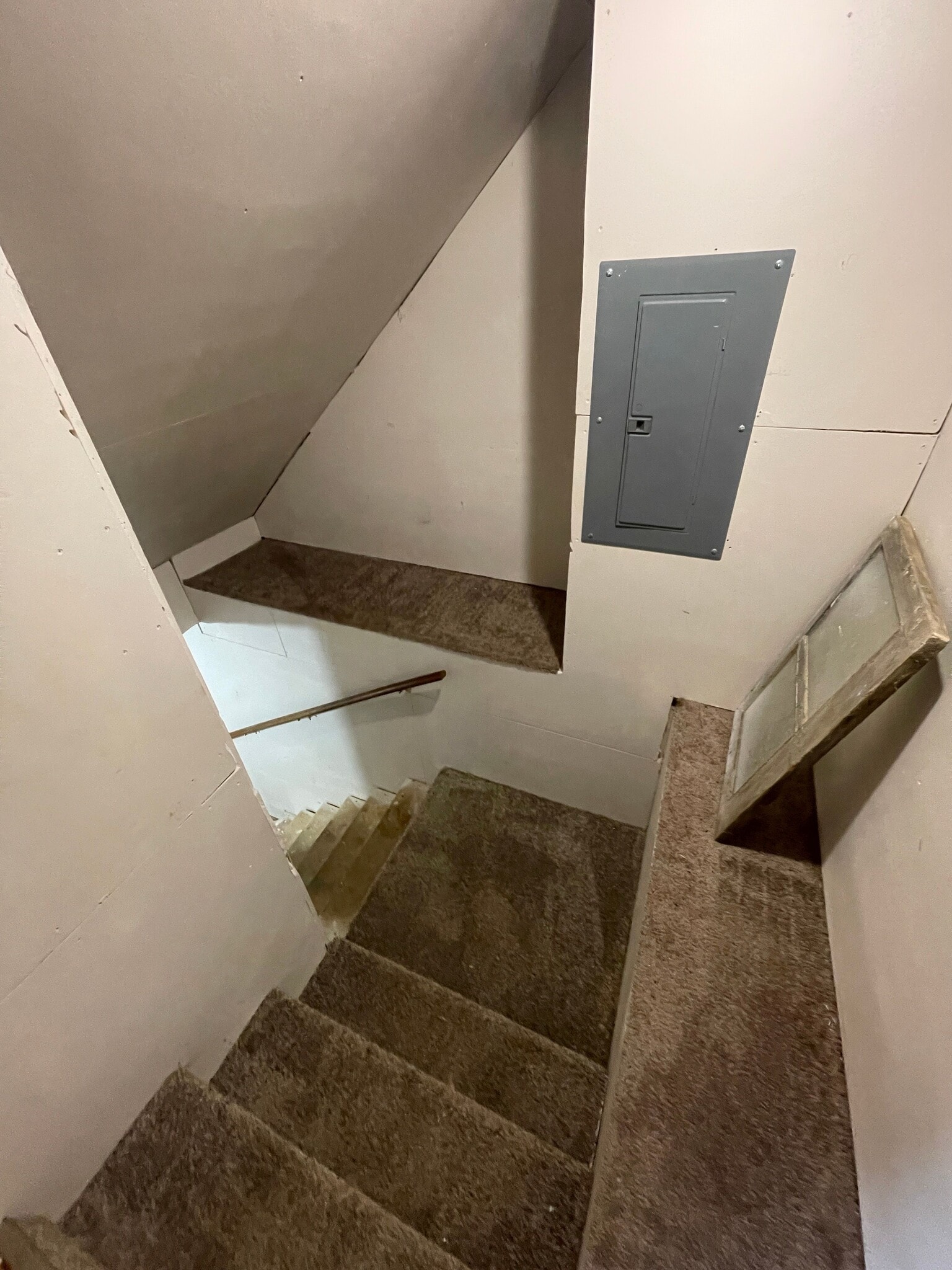 Available July 1st, this pet-friendly 2-bedroom, 1-bathroom apartment in Antigo offers affordable li - 1016 4th Ave